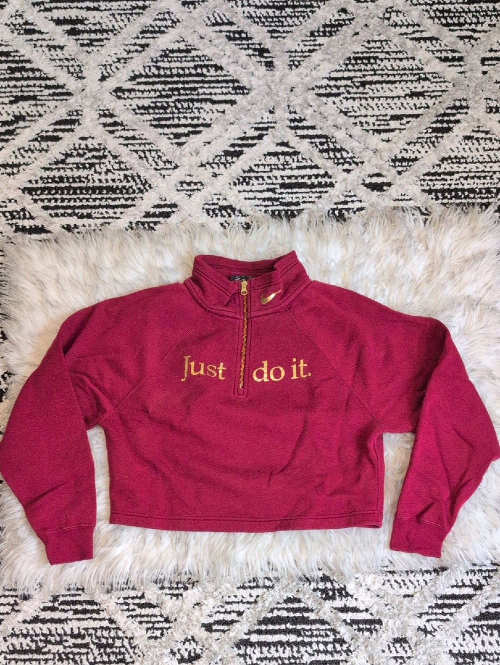 Nike Mock Neck Cropped Sweatshirt Size Small